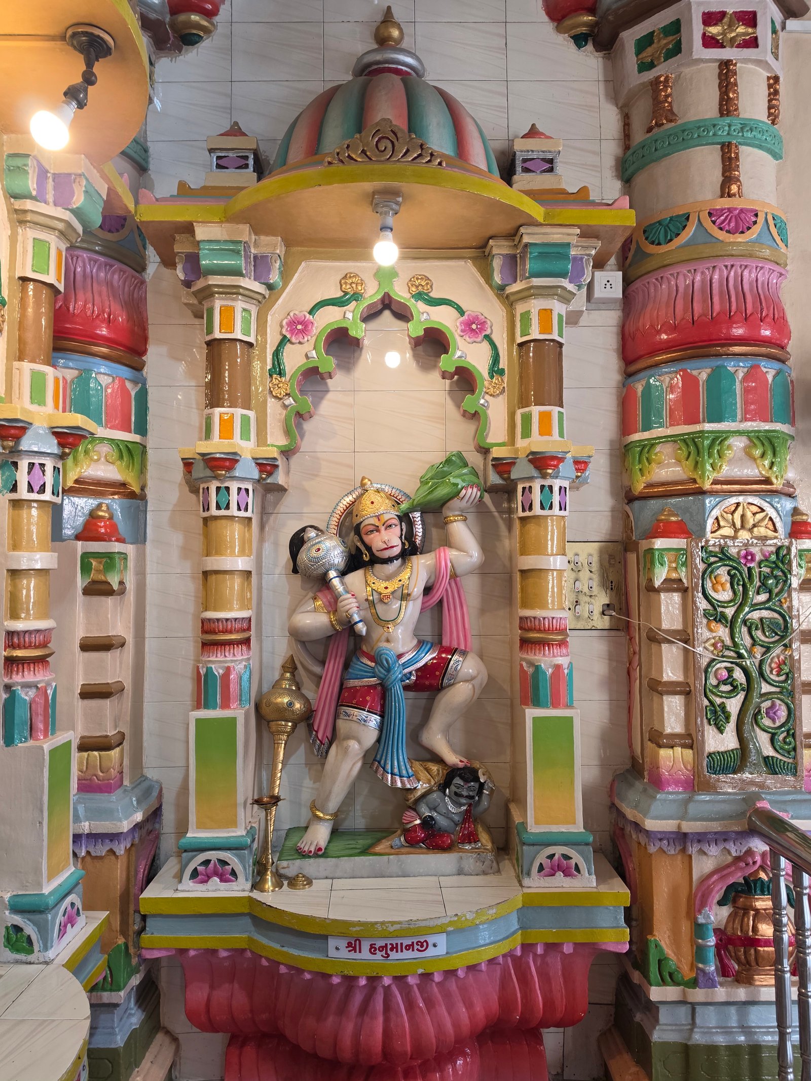 શ્રી હનુમાનજી મહારાજ (બાવન ગજનું દેવળ)