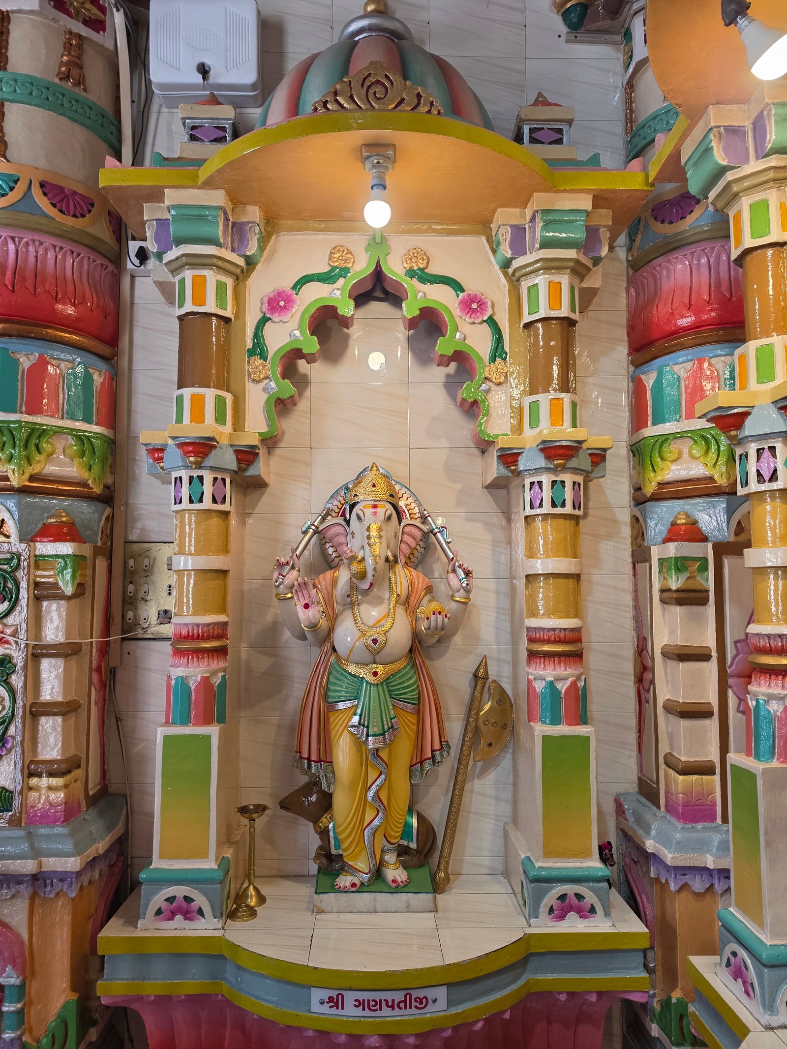 શ્રી ગણપતિ મહારાજ (બાવન ગજનું દેવળ)